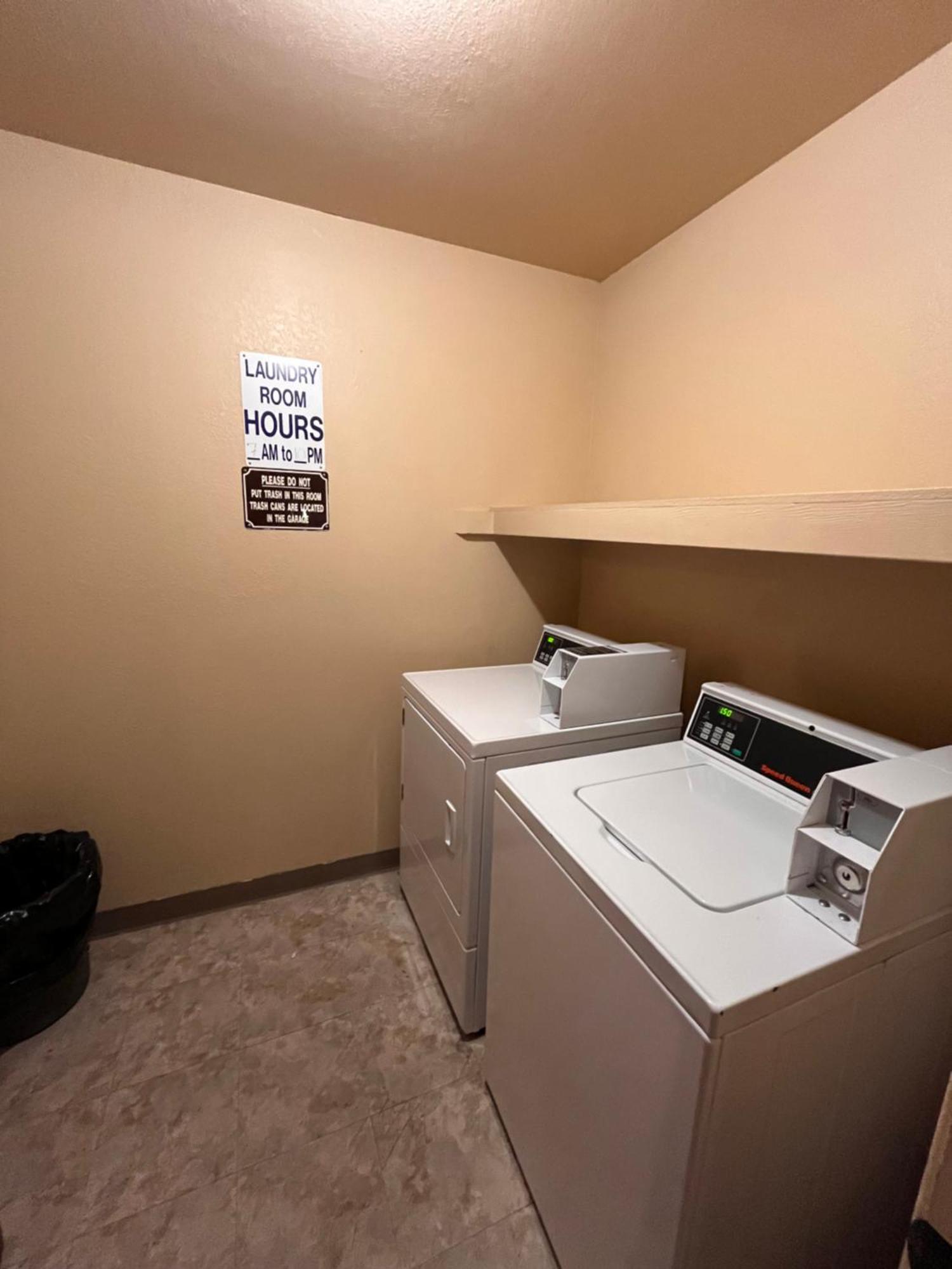 Apartment Tastefully Remodeled At Mammoth & Racquet Club, Hot Tub, Garage, 10 Min Walk To Lifts